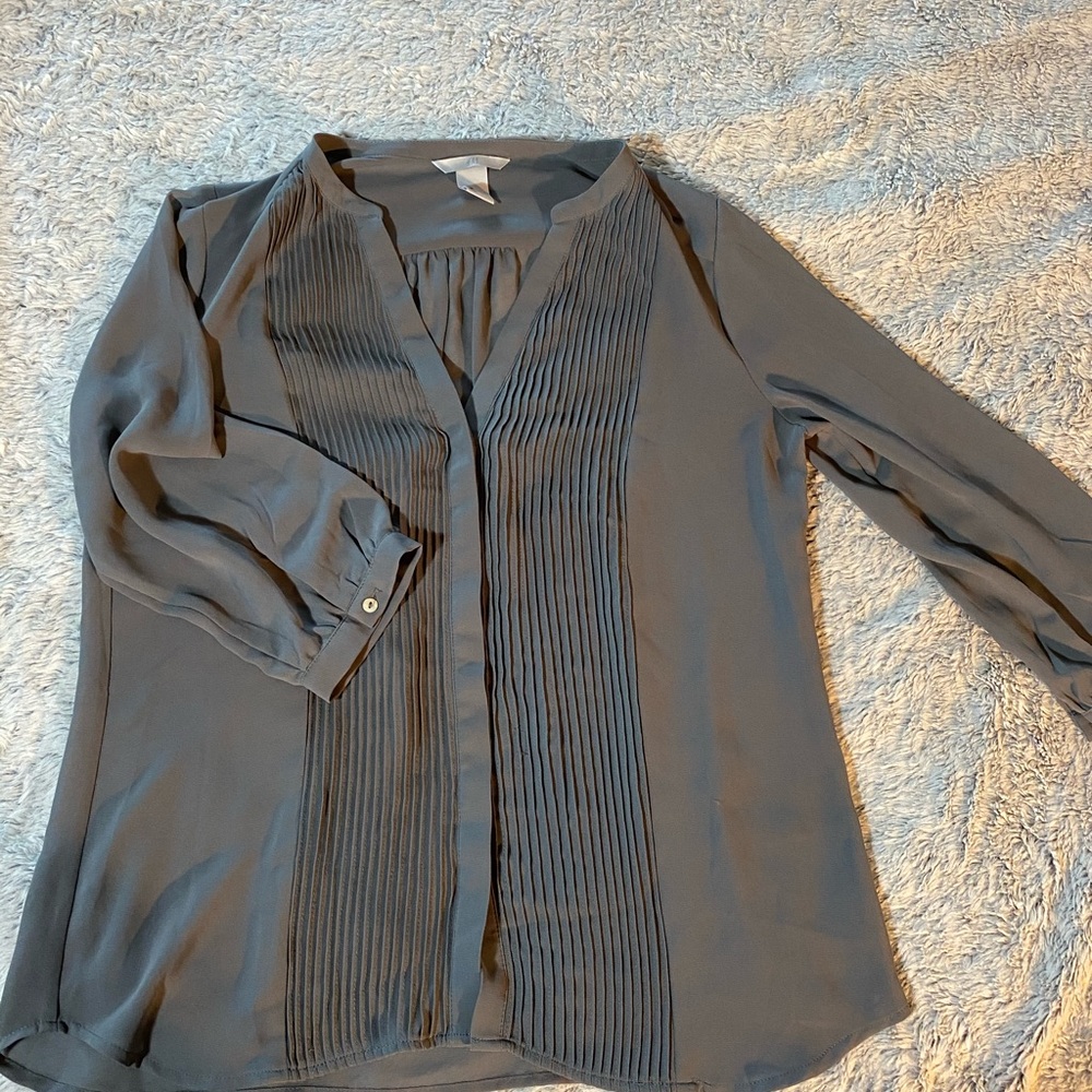 H&M Gray Button Up